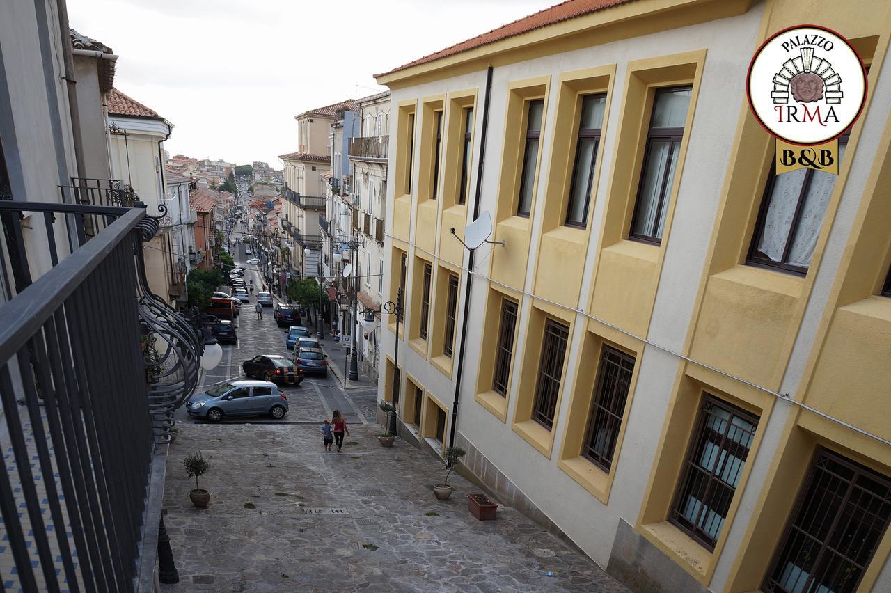 Palazzo Irma - Hotel - B&B Luxury Vibo Valentia Bagian luar foto