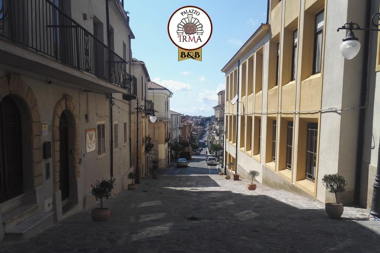 Palazzo Irma - Hotel - B&B Luxury Vibo Valentia Bagian luar foto